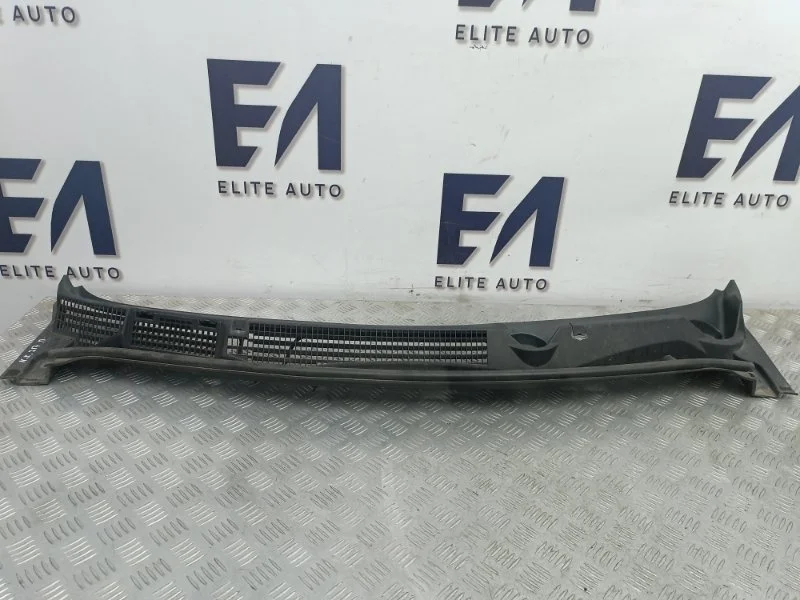 Жабо Nissan Qashqai 2007 66862JD900 J10 2.0