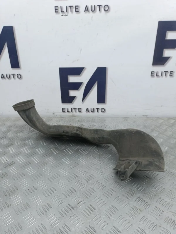 Воздухозаборник Chevrolet Cruze 2010 631048618 1.8