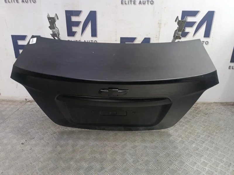 Крышка багажника Chevrolet Aveo 2012 95072965 T300 1.6