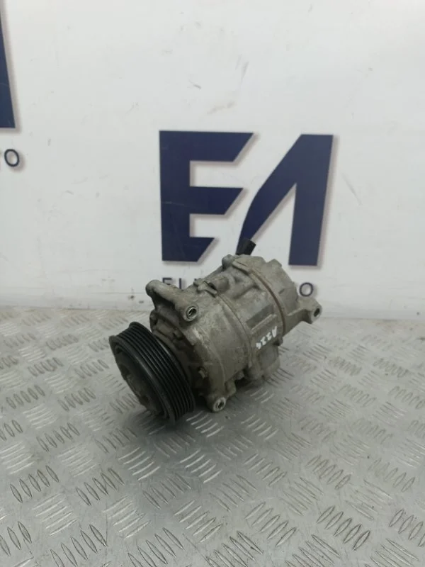 Компрессор кондиционера Audi A4 2012 8K0260805M B8 1.8
