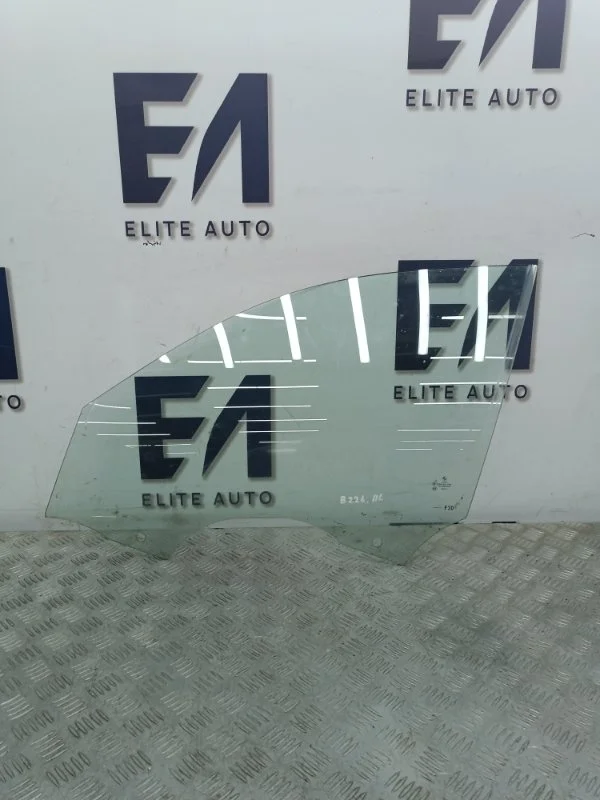Стекло BMW 3 2013 51337259825 F30 2.0, переднее левое