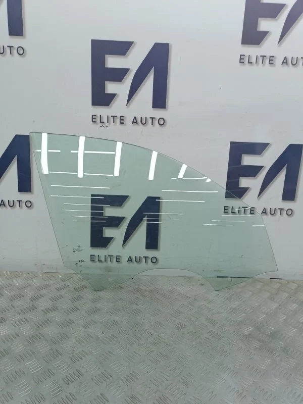 Стекло BMW 3 2013 51337259826 F30 2.0, переднее правое