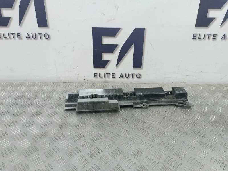 Кронштейн порога BMW 3 2013 7256918 F30 2.0, правый