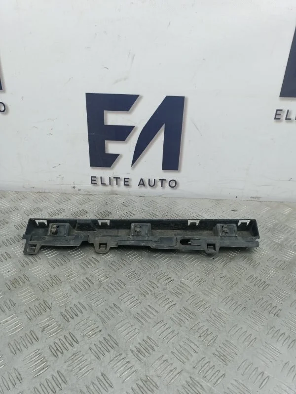 Кронштейн порога BMW 3 2013 7256916 F30 2.0, правый