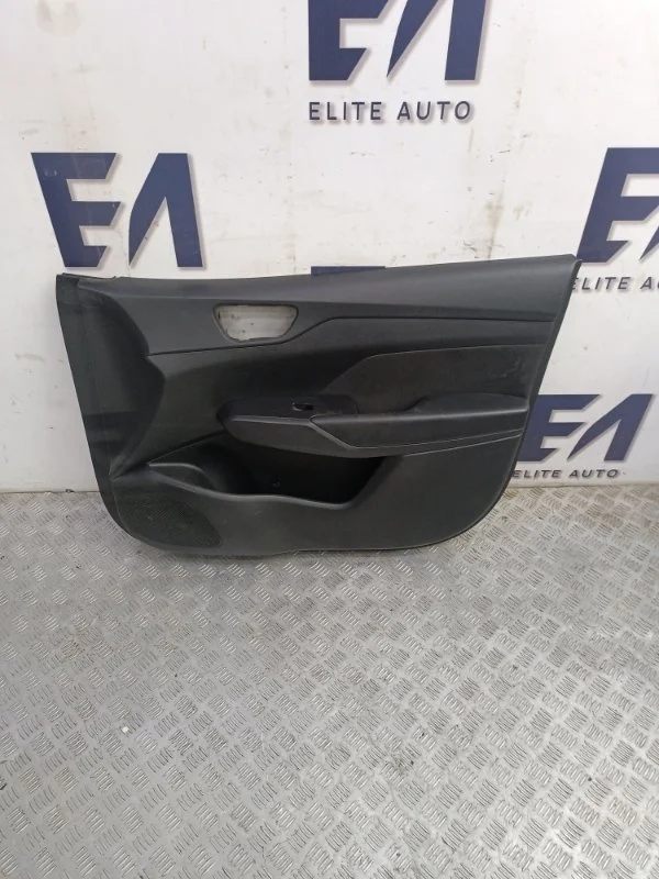 Обшивка двери Hyundai Solaris 2017 82302H5020NTA 2 1.6, передняя правая