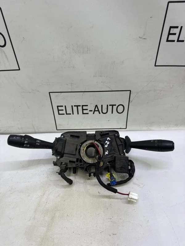 Подрулевой переключатель Renault Logan 2015 255677458R 2 1.6