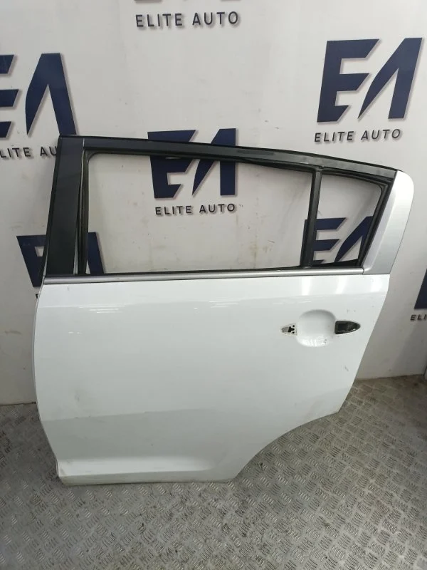Дверь KIA Sportage 2012 770033W000 3 2.0, задняя левая