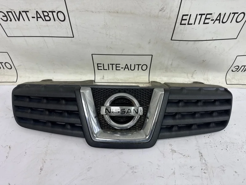 Решетка радиатора Nissan Qashqai 2008 62310JD00B J10 2.0