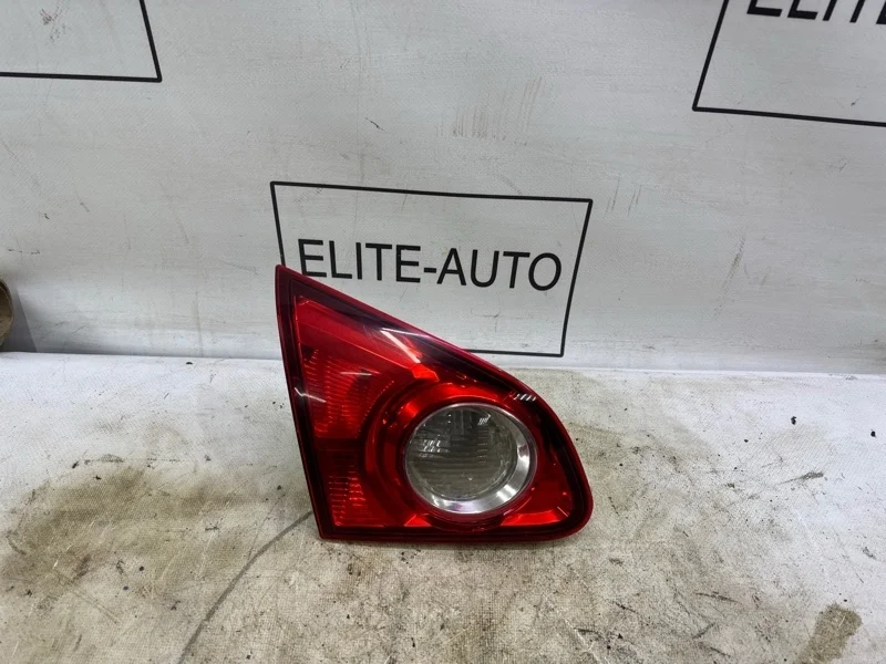 Фонарь внутренний Nissan Qashqai 2008 26555JD800 J10 2.0, задний