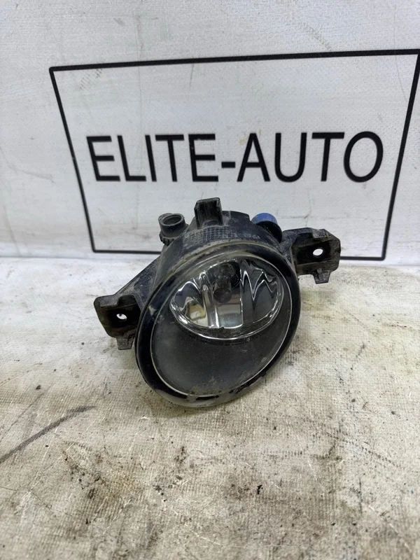 Фара противотуманная Nissan Qashqai 2008 B6A508990A J10 2.0, передняя правая