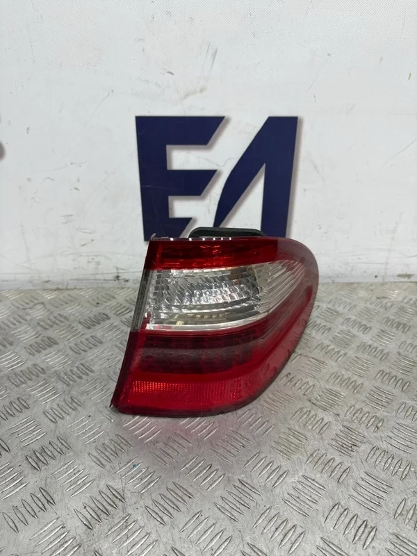Фонарь наружный Mercedes E Class 2004 A2118201664 W211 3.2D, правый