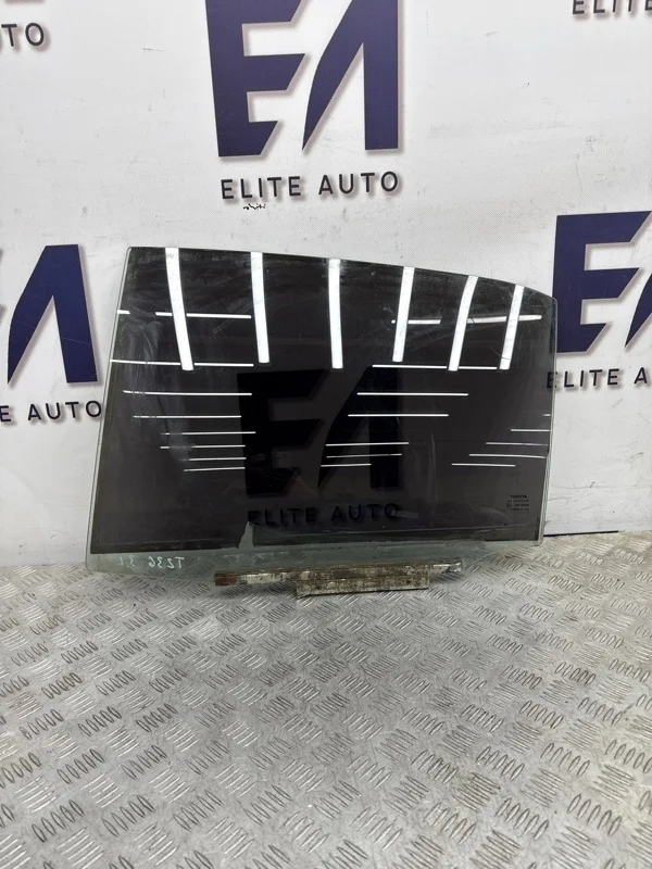 Стекло двери Toyota Camry 2019 6810406310 XV70 2.0, заднее левое