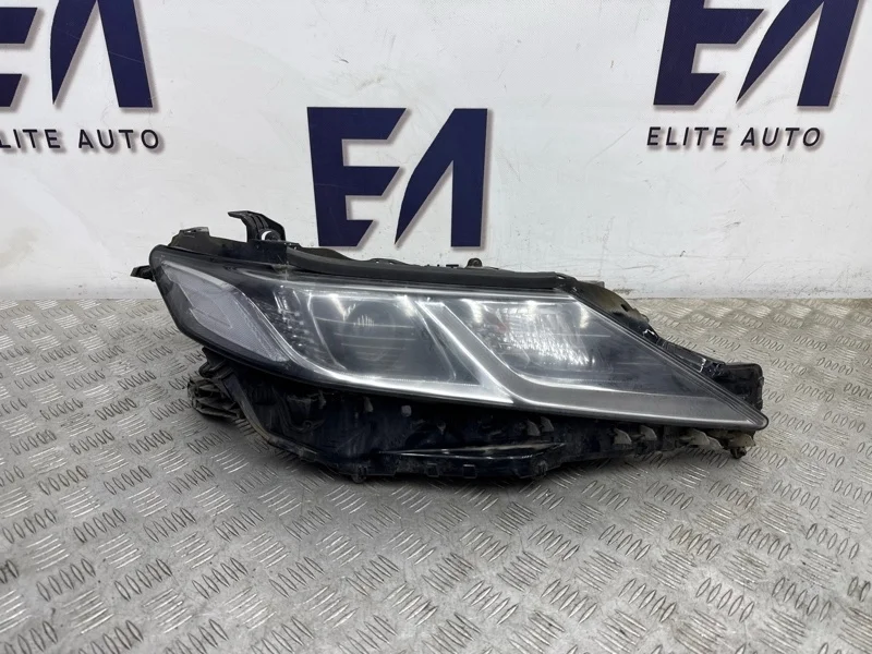 Фара ксенон Toyota Camry 2019 8114533A20 XV70 2.0, правая