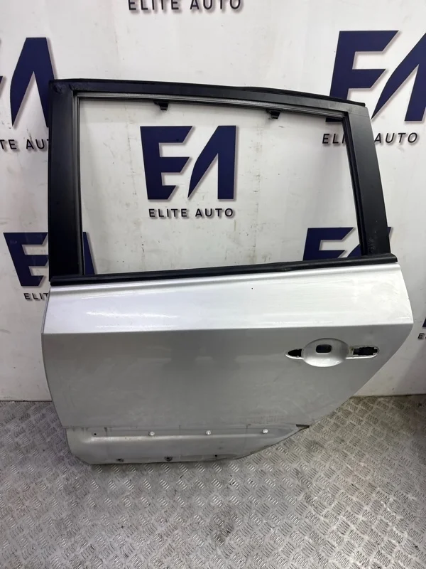 Дверь Renault Koleos 2008 821010025R 1 2.5, задняя левая