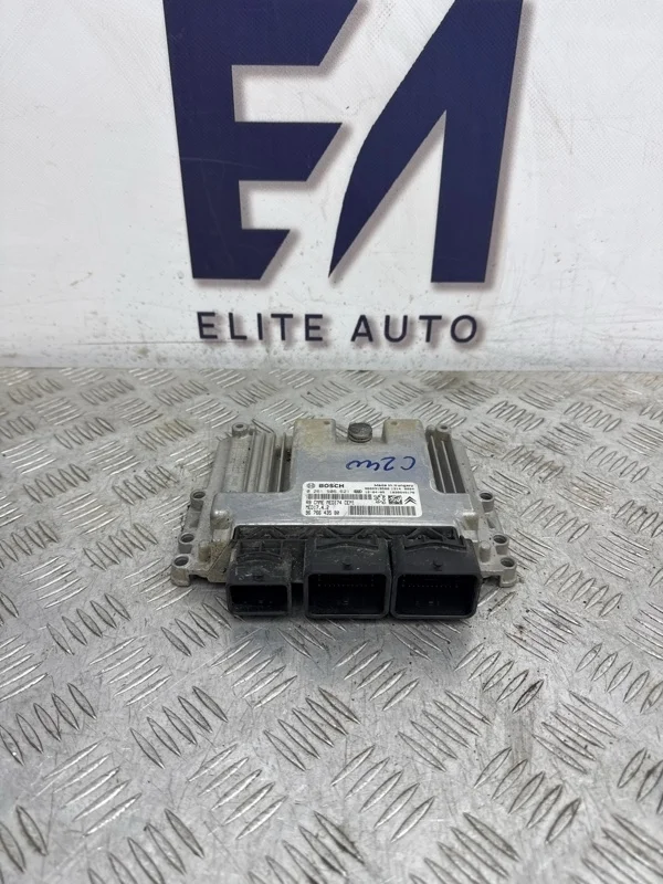 Блок управления двигателем Citroen DS5 2012 9676643580 1.6
