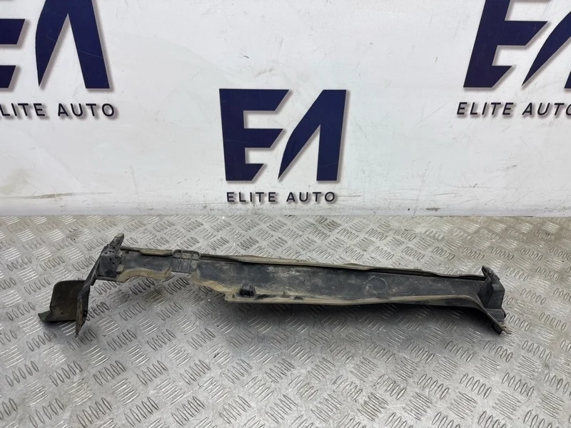 Дефлектор радиатора Opel Astra 2012 13310901 J 1.4