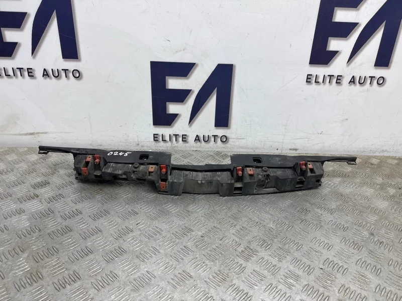 Кронштейн бампера Opel Astra 2012 13264477 J 1.4, передний