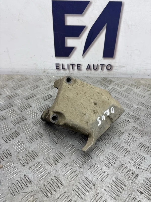 Кронштейн двигателя Opel Astra 2012 13248477 J 1.4, правый