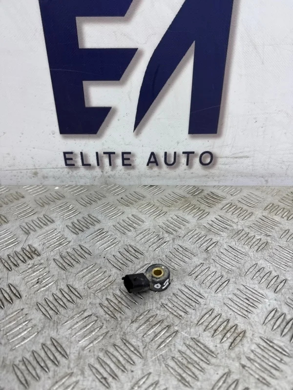 Датчик детонации Opel Astra 2012 55563372 J 1.4