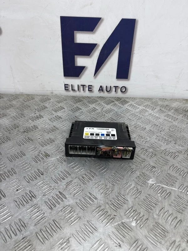 Блок комфорта Opel Astra GTC 2013 13586588 J 1.4