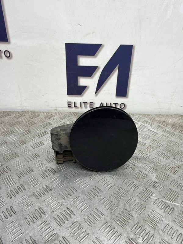 Лючок топливного бака Opel Astra GTC 2013 13393911 J 1.4
