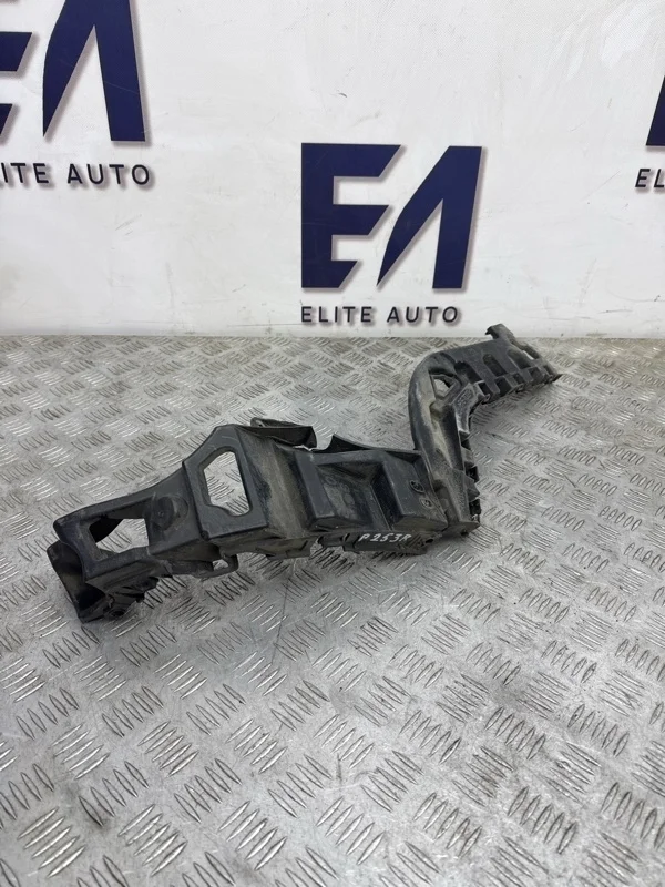 Кронштейн бампера Renault Fluence 2013 850450016R 1.6, задний правый