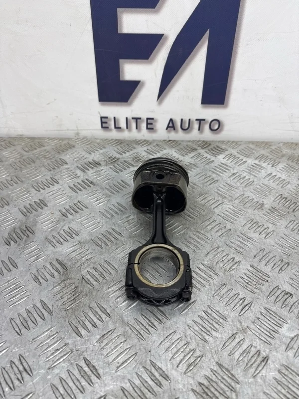Поршень шатун Renault Fluence 2013 7701476929 1.6