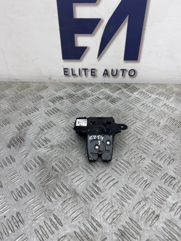 Замок багажника Chevrolet Cruze 2010 13501988 1.6