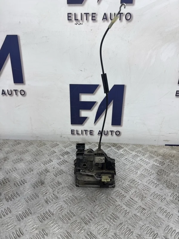Замок двери Opel Corsa 2008 13258267 D 1.4, задний правый
