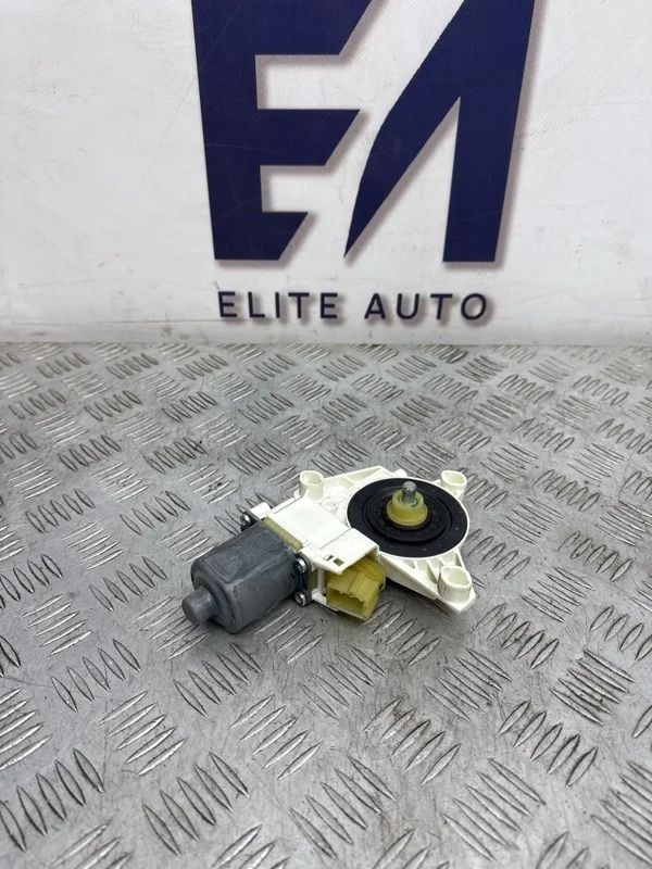 Моторчик стеклоподъемника Mercedes GL 2011 A2518200208 X164 5.5, задний правый