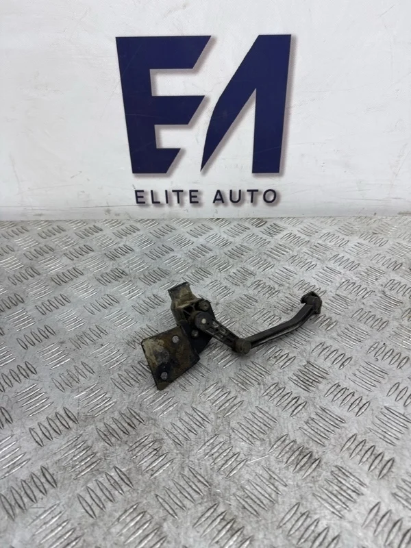 Датчик положения кузова Mercedes GL 2011 A0105427717 X164 5.5, передний левый