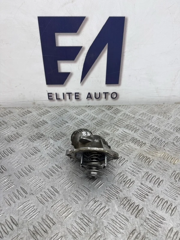 Термостат и корпус термостата Mercedes GL 2011 A2732000215 X164 5.5