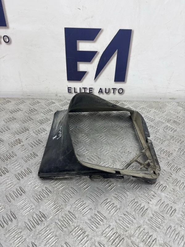 Воздуховод интеркулера Porsche Cayenne 2009 7L0117340 957 3.0D, правый