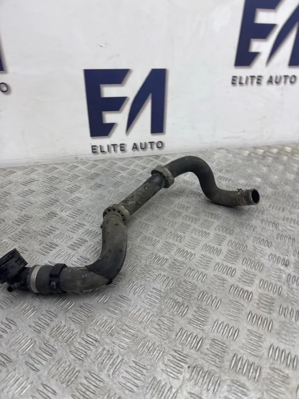 Патрубок системы охлаждения Porsche Cayenne 2009 7L6122291H 957 3.0D