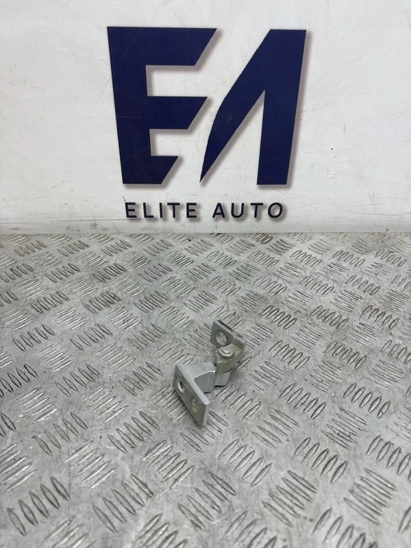 Петля двери VW Tiguan 2008 5N0831401 1 1, задняя левая