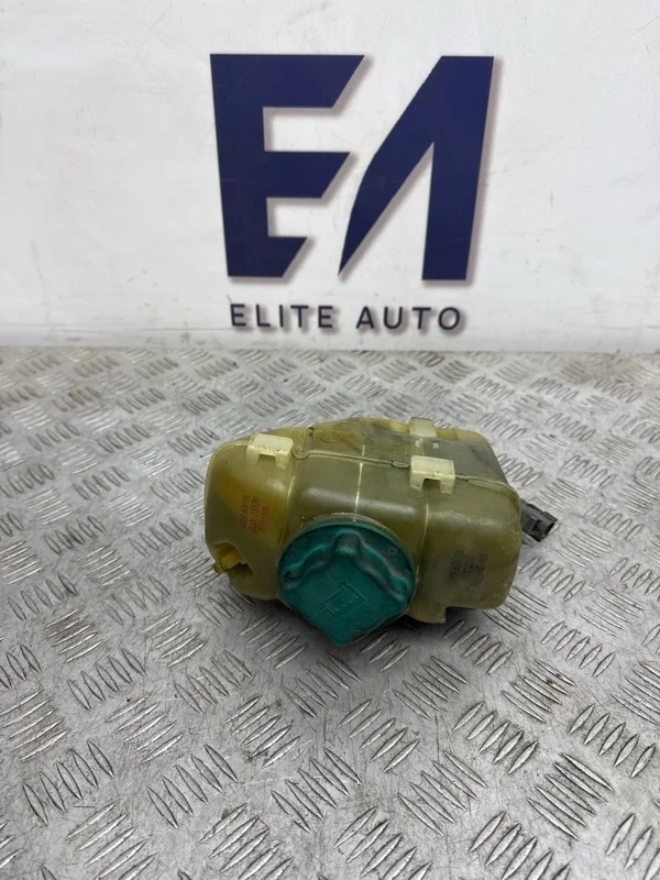 Бачок расширительный Volvo XC70 2005 30723929 2.5T