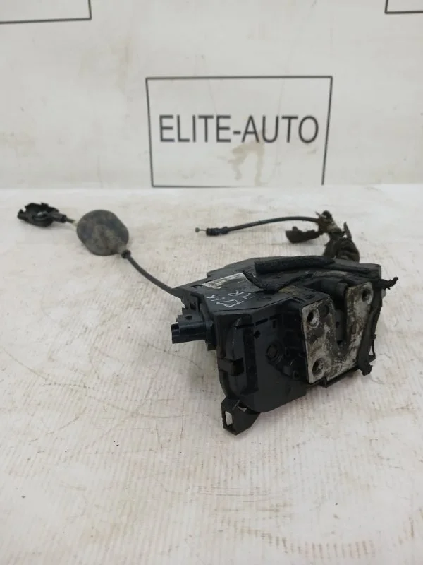 Замок двери Renault Fluence 2012 805020022R 1.6, передний правый