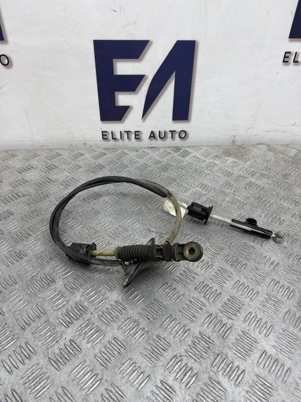 Трос КПП Volvo XC70 2005 30759238 2.5T