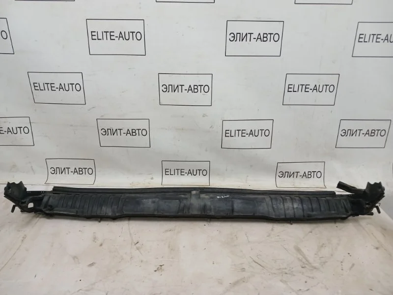 Водосток лобового стекла (жабо) Renault Fluence 2012 668100012R 1.6