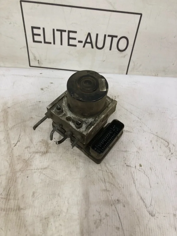 Блок ABS Renault Fluence 2012 476606747R 1.6