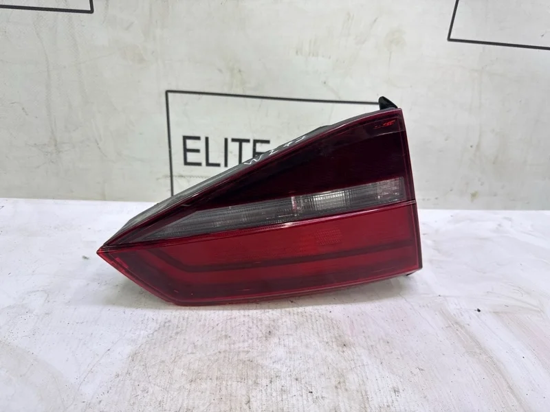 Фонарь внутренний VW Jetta 2016 5C6945093 6 1.4T, правый