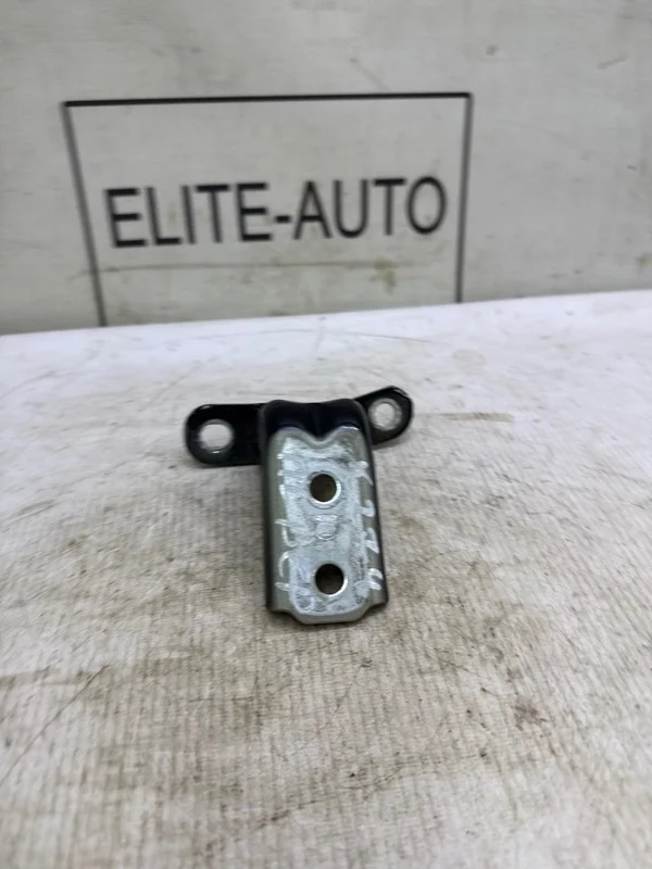 Петля двери KIA Sportage 2022 793102V000 5 2.0, передняя левая
