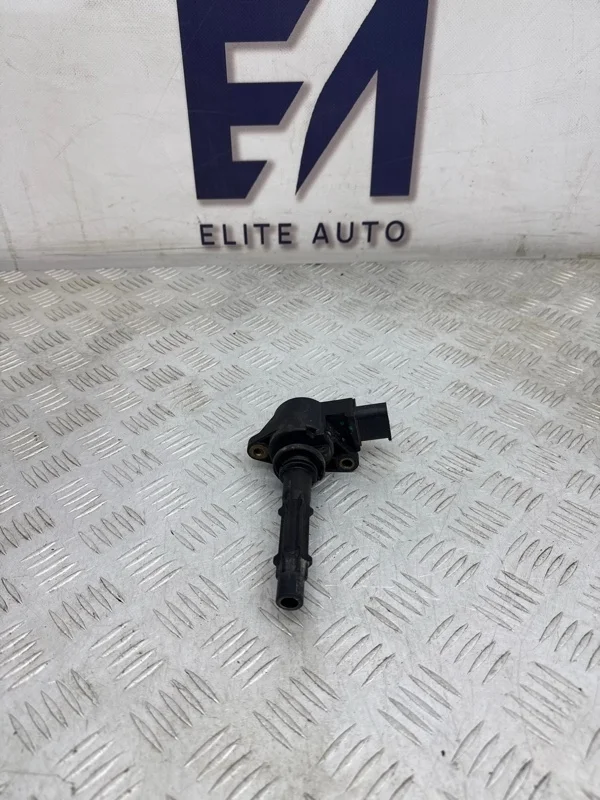 Катушка зажигания Mercedes S 2008 A0001502780 W221 5.5