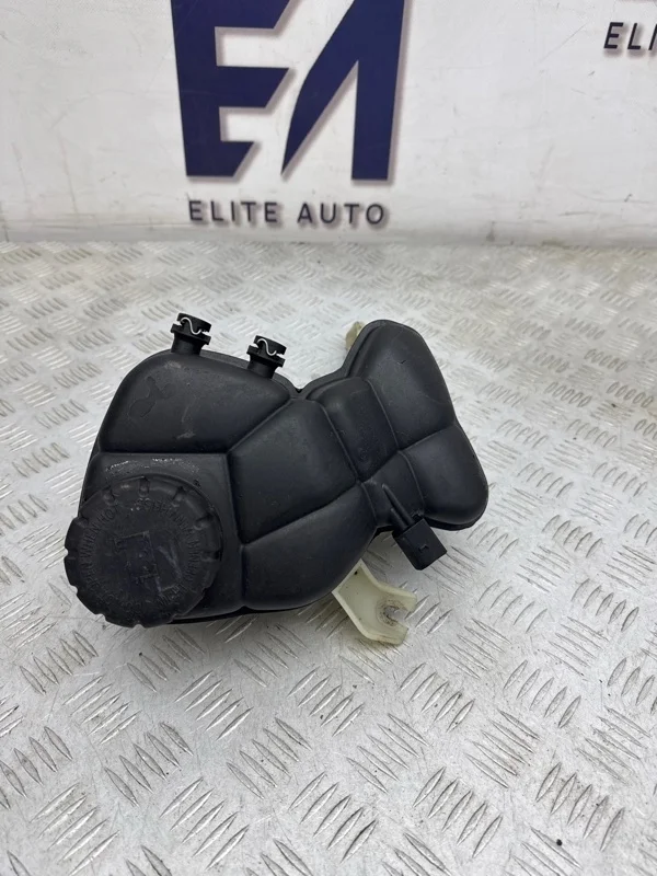 Бачок расширительный Mercedes S 2008 A2215000349 W221 5.5