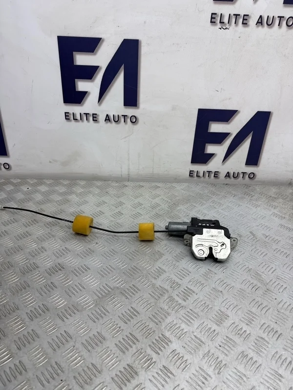 Замок багажника Mercedes S 2008 2217500085 W221 5.5