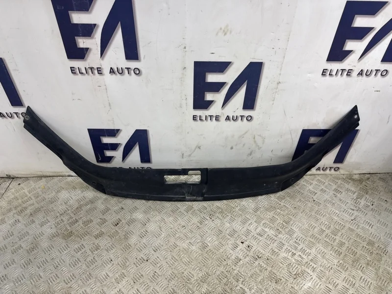 Накладка замка капота Audi Q7 2008 4L0807081 4L 4.2
