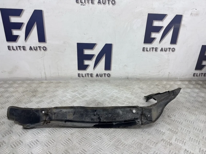 Пыльник крыла Audi Q7 2008 4L0821112 4L 4.2, передний правый
