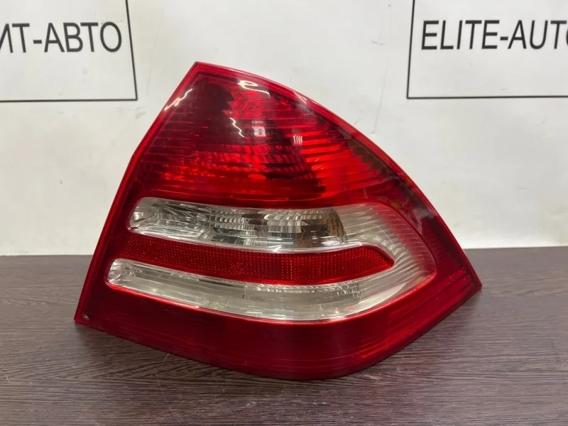 Фонарь Mercedes C 2006 A2038203464 W203 2.3, правый