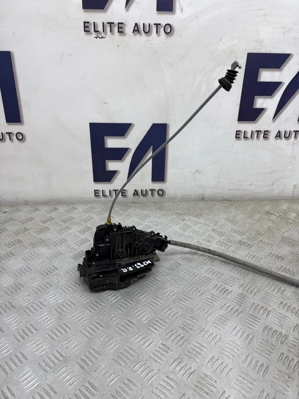 Замок двери Mercedes ML63 AMG 2013 A2227200835 W166 5.5, передний правый