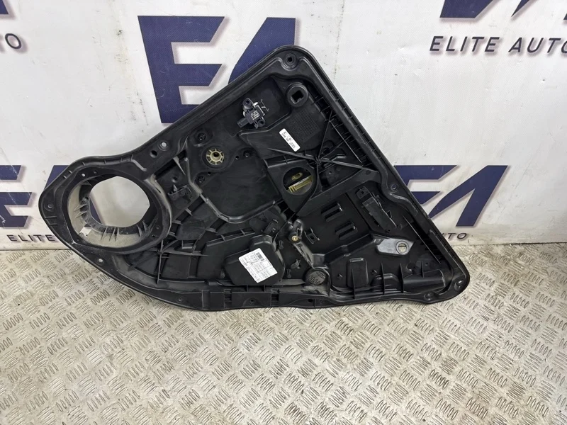 Стеклоподъемник Mercedes ML63 AMG 2013 A2227300435 W166 5.5, задний правый
